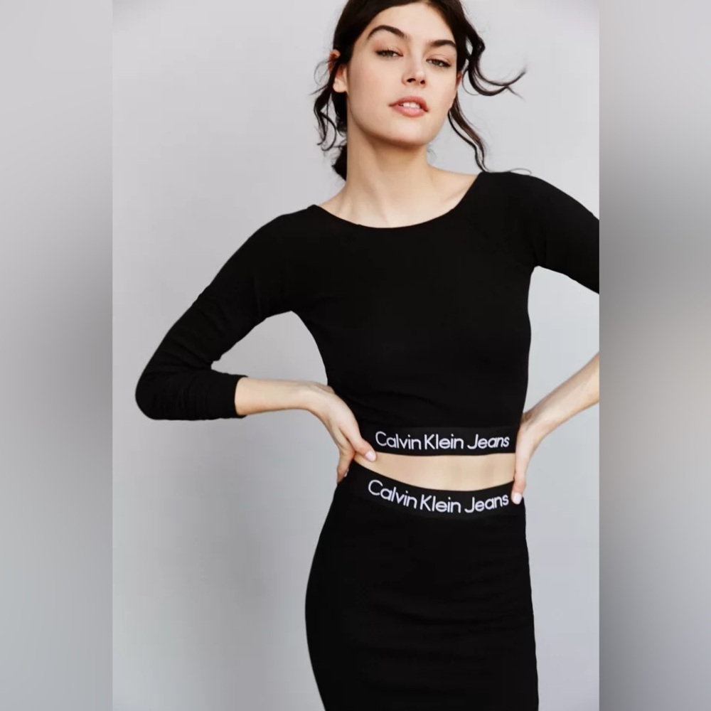 Calvin Klein Logo Elastic Crop Top long sleeve